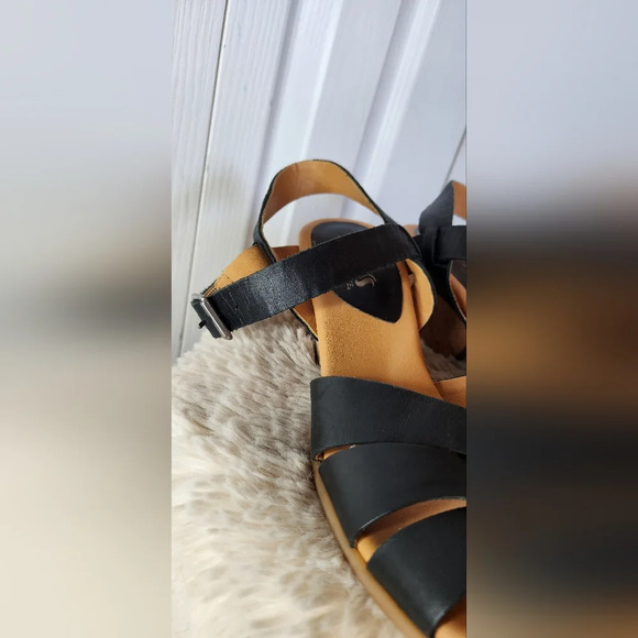 Corkys Size 9m Leather Black and Tan Wedge Sandals with Crisscross Straps - Picture 4 of 11